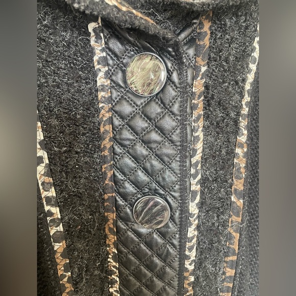 Vintage Monroe & Main Quilted Faux Leather Trim animal print Cardigan Jacket - Picture 5 of 16